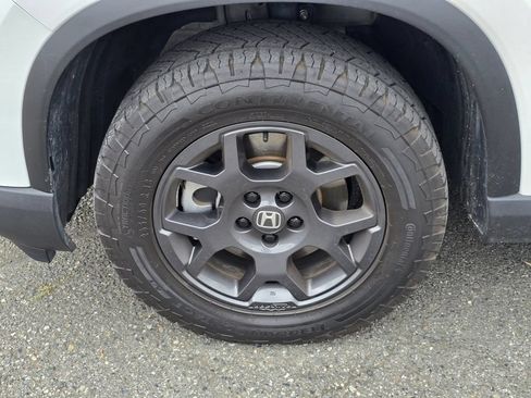 Used 2023 Honda Pilot TrailSport image 10