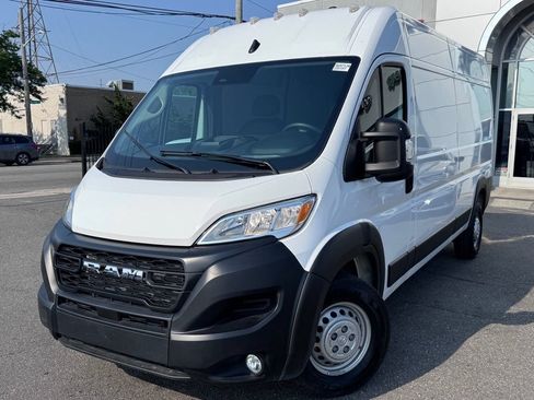 Used 2026 RAM ProMaster 2500 w/ Convenience Group FWD image 3