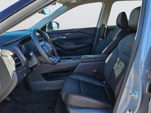 Used 2025 Nissan Rogue SV AWD/4WD image 10