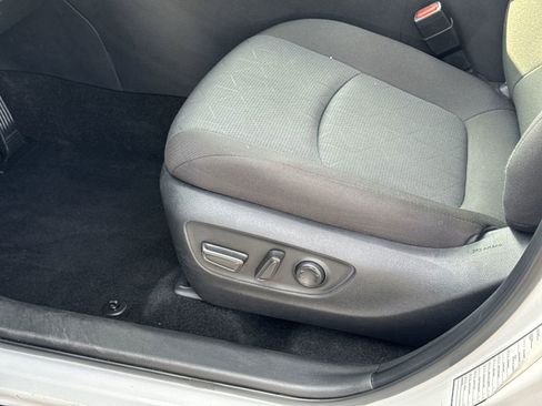 Used 2025 Toyota RAV4 XLE image 16