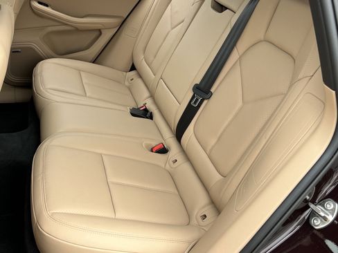 Certified 2025 Porsche Macan image 18