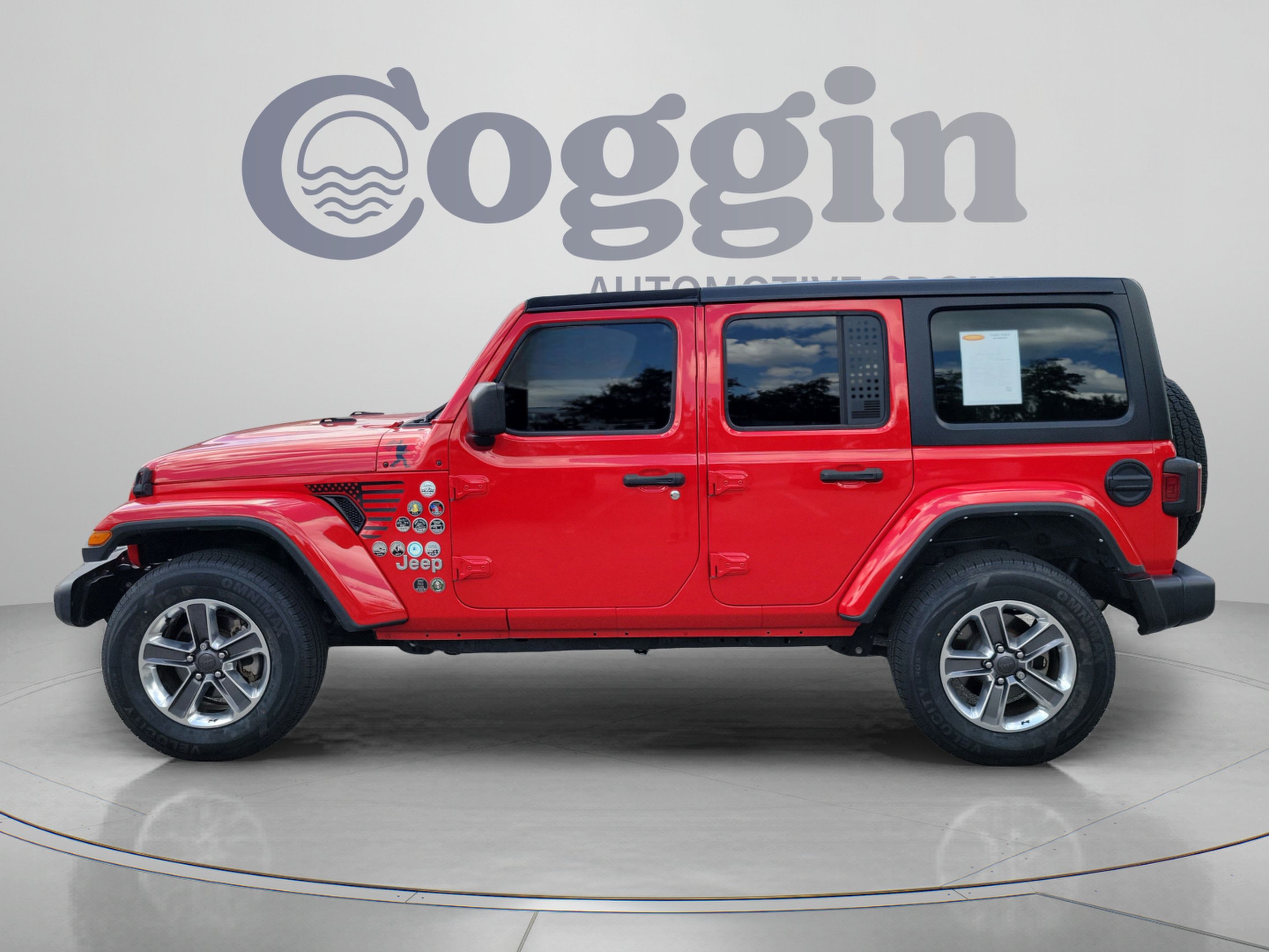Used 2022 Jeep Wrangler Unlimited Sahara w/ Cold Weather Group AWD/4WD image 2