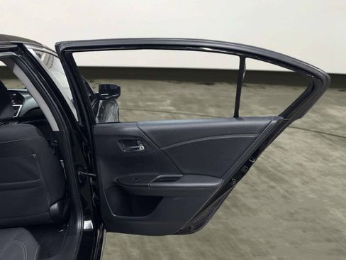 Used 2015 Honda Accord Sport image 18