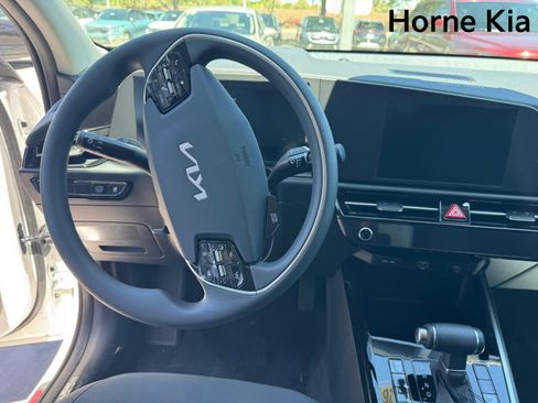 New 2026 Kia Niro LX FWD image 12