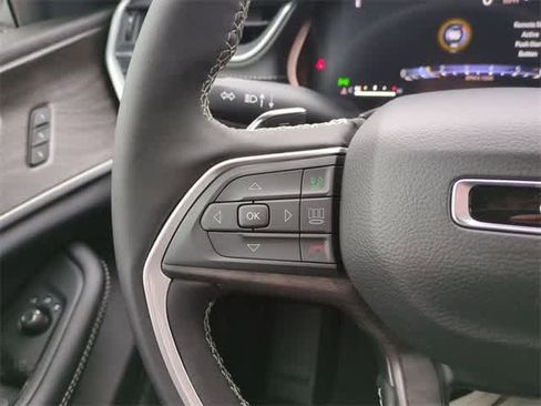 New 2025 Jeep Grand Cherokee Limited image 24