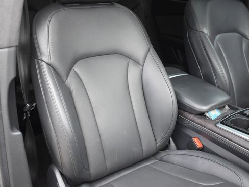 Used 2019 Audi Q8 Prestige w/ Luxury Package image 51