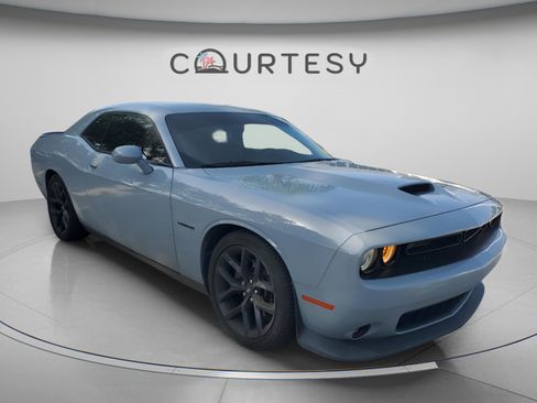 Used 2020 Dodge Challenger R/T w/ Plus Package image 4