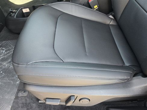 New 2025 Kia EV6 Wind image 17