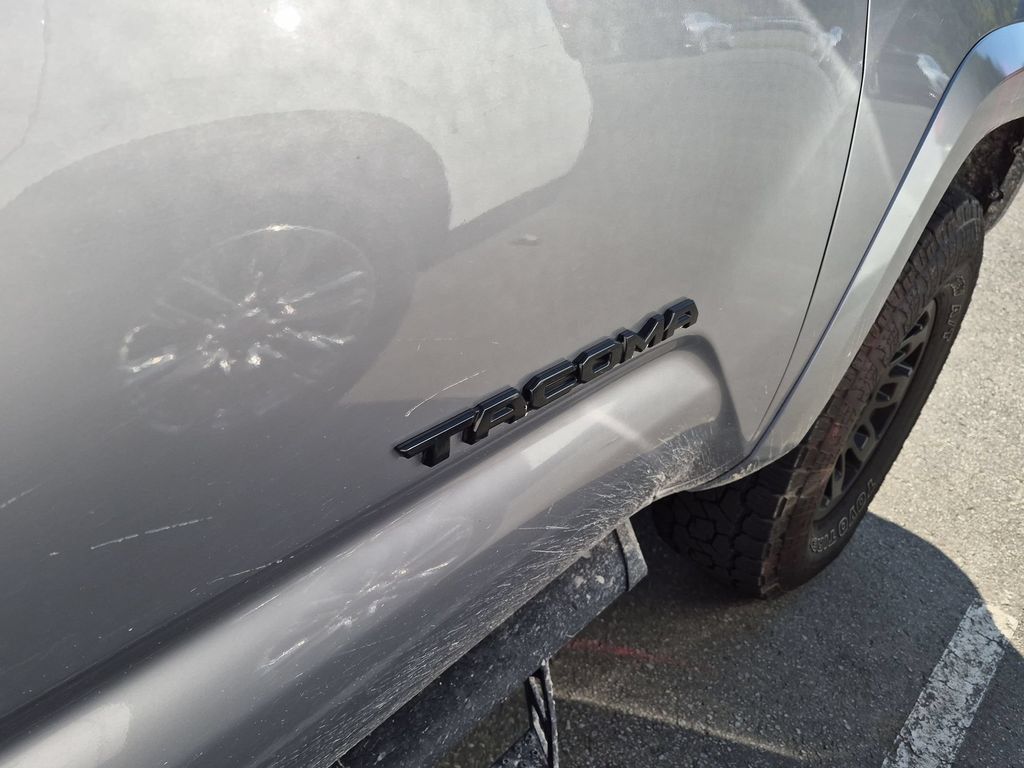 Used 2021 Toyota Tacoma TRD Sport AWD/4WD image 12