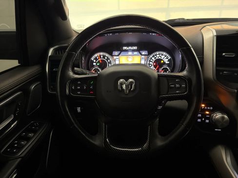 Used 2019 RAM 1500 Laramie AWD/4WD image 17