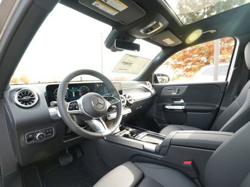 Used 2026 Mercedes-Benz GLB 250 4MATIC image 37