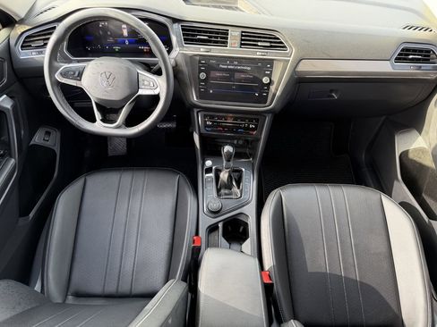 Used 2024 Volkswagen Tiguan SE AWD/4WD image 13