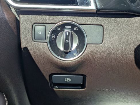 Used 2019 Mercedes-Benz GLE 400 4MATIC image 28