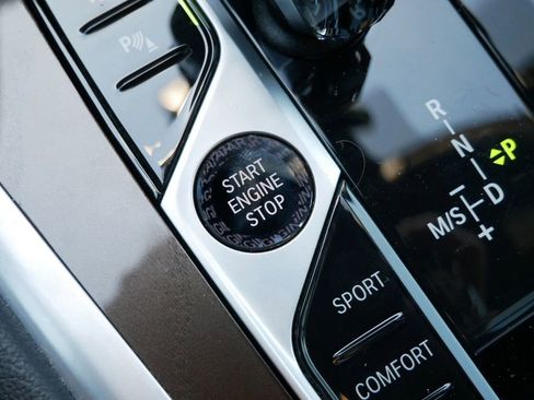 Used 2022 BMW X6 xDrive40i w/ Premium Package image 26