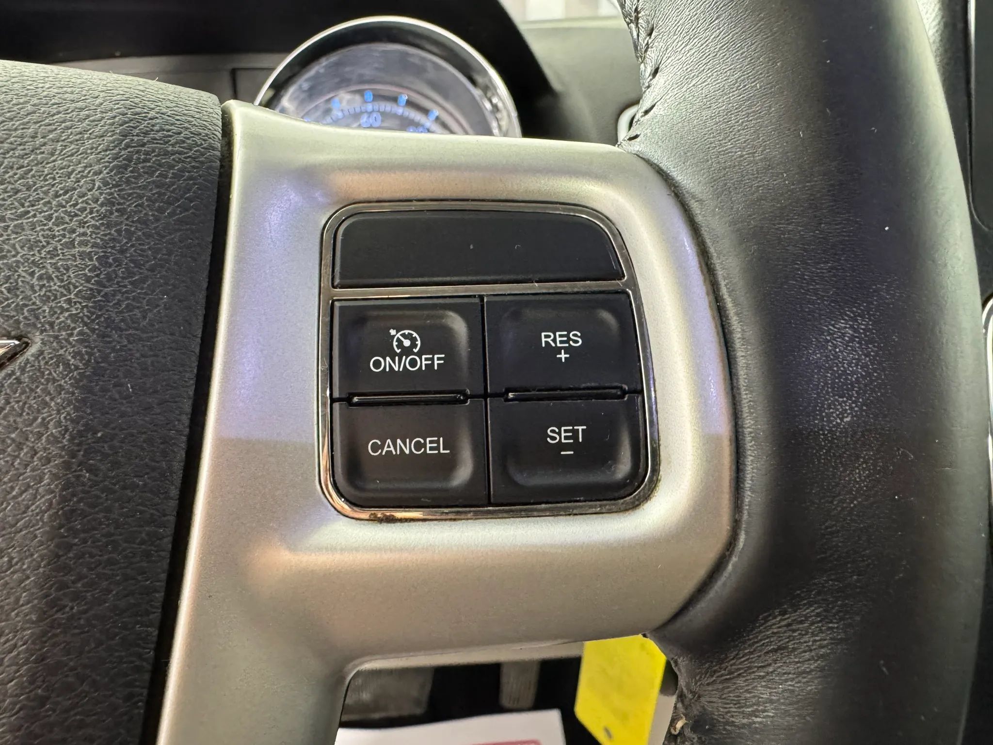 Used 2014 Chrysler Town & Country Touring-L w/ Driver Convenience Group FWD image 16