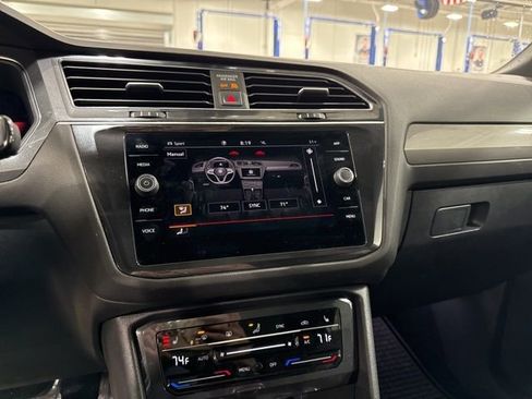 Used 2023 Volkswagen Tiguan SE R-Line image 11