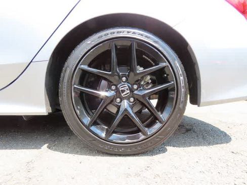 Used 2023 Honda Civic Sport image 9