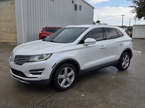 Used 2017 Lincoln MKC Premiere FWD image 3