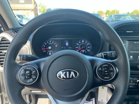 Used 2021 Kia Soul LX image 18