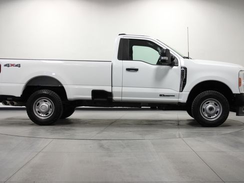 Used 2023 Ford F250 XL image 3
