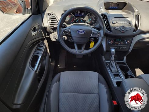 Used 2017 Ford Escape SE FWD image 18