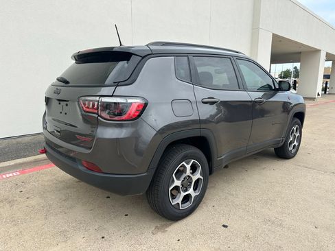 Used 2022 Jeep Compass Trailhawk w/ Sun and Sound Group AWD/4WD image 7