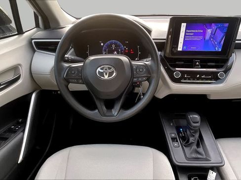 Used 2026 Toyota Corolla Cross L FWD image 6