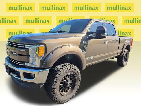 Used 2017 Ford F250 Lariat w/ Lariat Ultimate Package AWD/4WD image 8