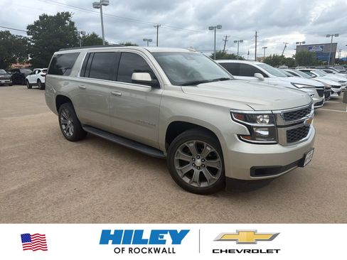 Used 2016 Chevrolet Suburban LT RWD image 1