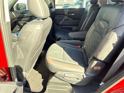 Certified 2024 Nissan Pathfinder Platinum image 26