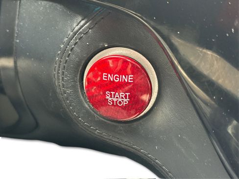 Used 2014 Mercedes-Benz GL 63 AMG 4MATIC image 27