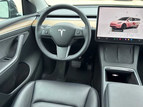 Used 2022 Tesla Model Y Long Range AWD/4WD image 21