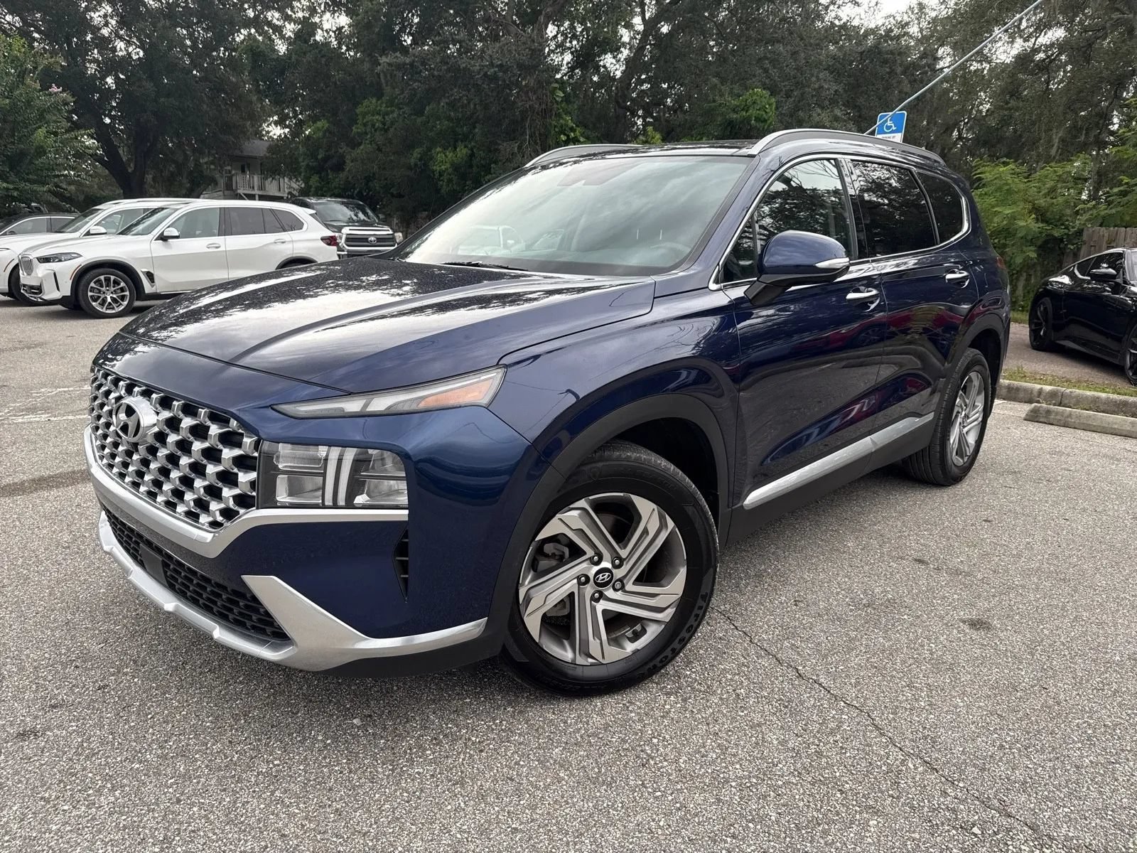 Used 2023 Hyundai Santa Fe SEL w/ Premium Package FWD image 2
