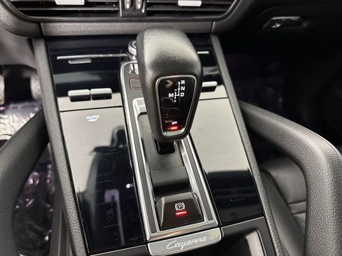 Certified 2020 Porsche Cayenne AWD/4WD image 32