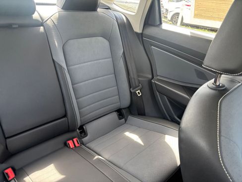 Used 2025 Volkswagen Jetta SE FWD image 38