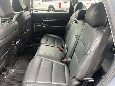 Used 2023 Kia Telluride LX AWD/4WD image 13