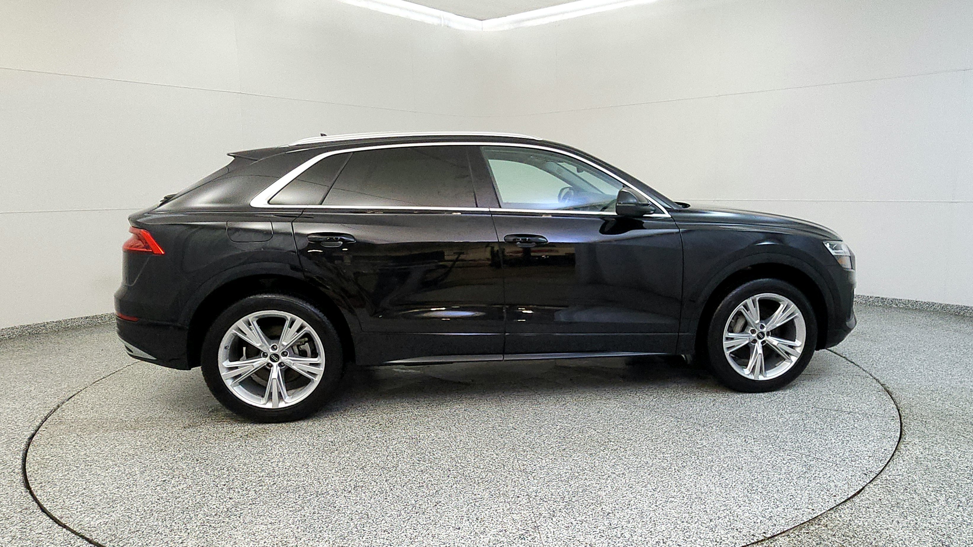 Used 2022 Audi Q8 Premium Plus AWD/4WD image 8