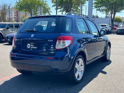 Used 2008 Suzuki SX4 Hatchback FWD image 9