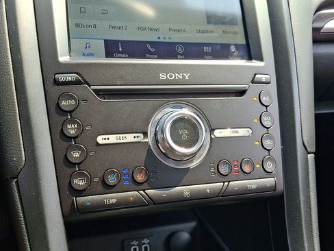 Used 2019 Ford Fusion Energi Titanium FWD image 23