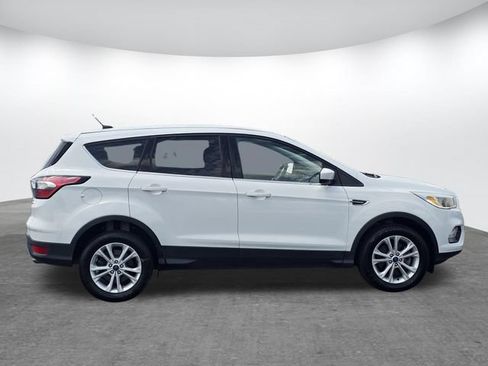 Used 2017 Ford Escape SE AWD/4WD image 3
