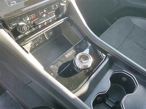 New 2025 Jeep Grand Cherokee Altitude image 18