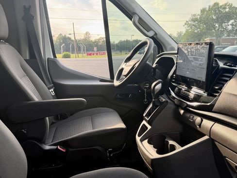 Used 2024 Ford Transit 350 XLT RWD image 10