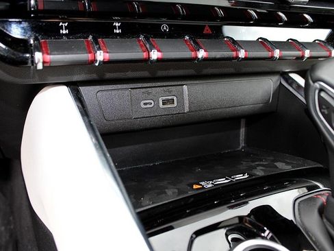 Used 2023 GMC Canyon AT4X image 25