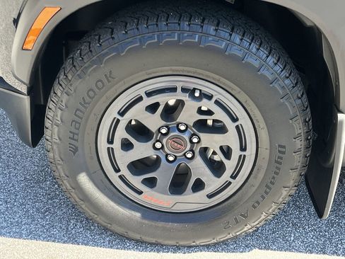 Certified 2025 Nissan Frontier Pro-X image 28