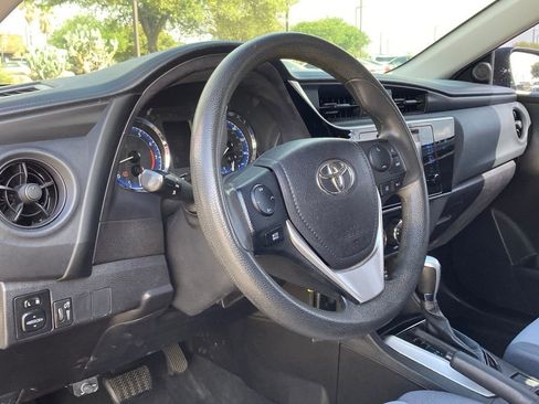 Used 2017 Toyota Corolla L image 7