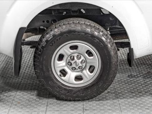 Used 2019 Nissan Frontier S image 28