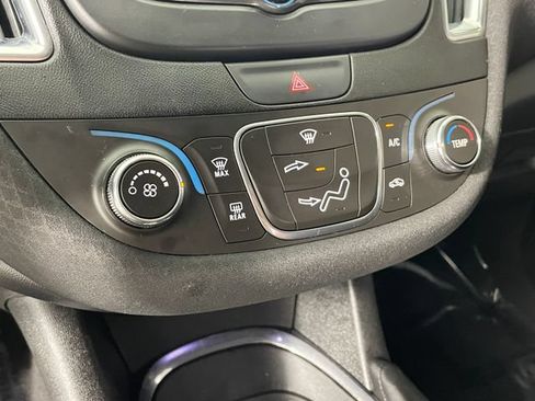 Used 2018 Chevrolet Malibu LT FWD image 8