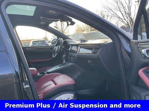 Used 2021 Porsche Macan S image 30