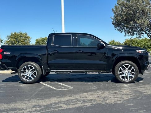Used 2023 Chevrolet Colorado Z71 w/ Z71 Convenience Package 2 AWD/4WD image 3