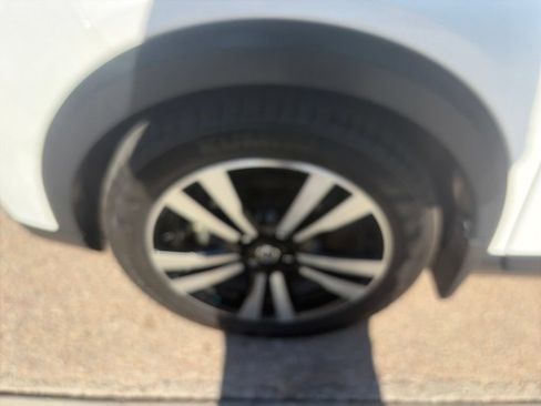 Used 2019 Nissan Kicks SR w/ SR Premium Package FWD image 46
